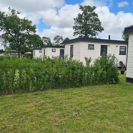 Апартаменты Holiday Chalet Basic Hensbroek Экстерьер фото